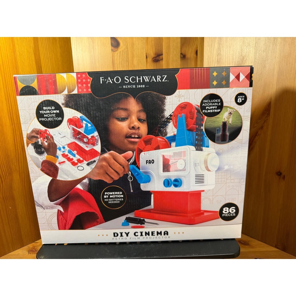 FAO Schwarz DIY Cinema Retro Film Projector 86 Piece Build Your Own Kit